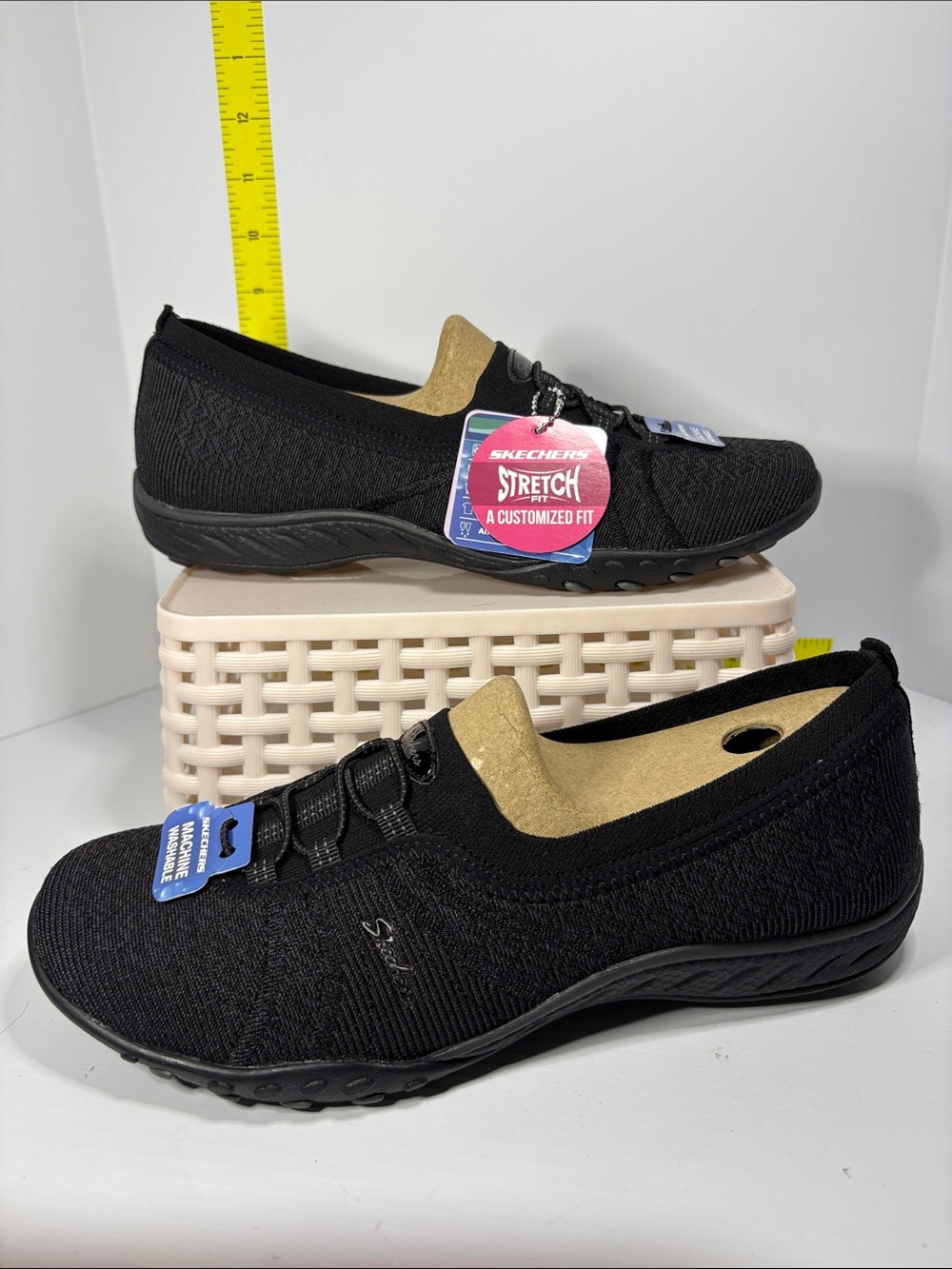 NWT Skechers Black Knit Slip-On Sneakers air-cooled memory foam. Box‎ 29